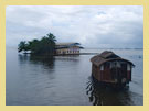  Alleppey - Alleppey, previously known as Alleppey, in Kerala is surrounded by waterways and canals and is therefore also called the Venice of the East.